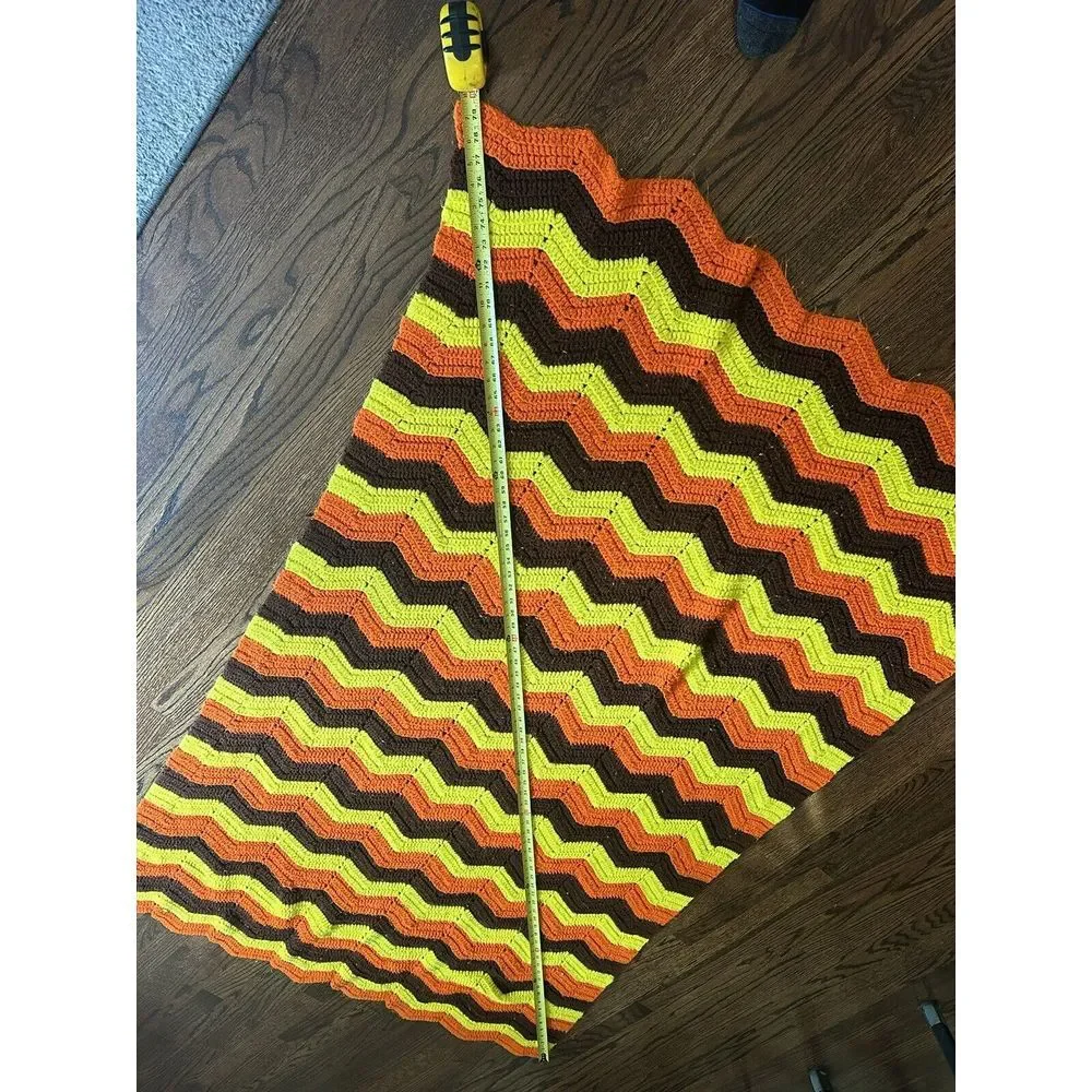 Vintage 70's Handmade Zig Zag Crochet  Throw Afghan‎ Blanket 66x 44 Fall colors